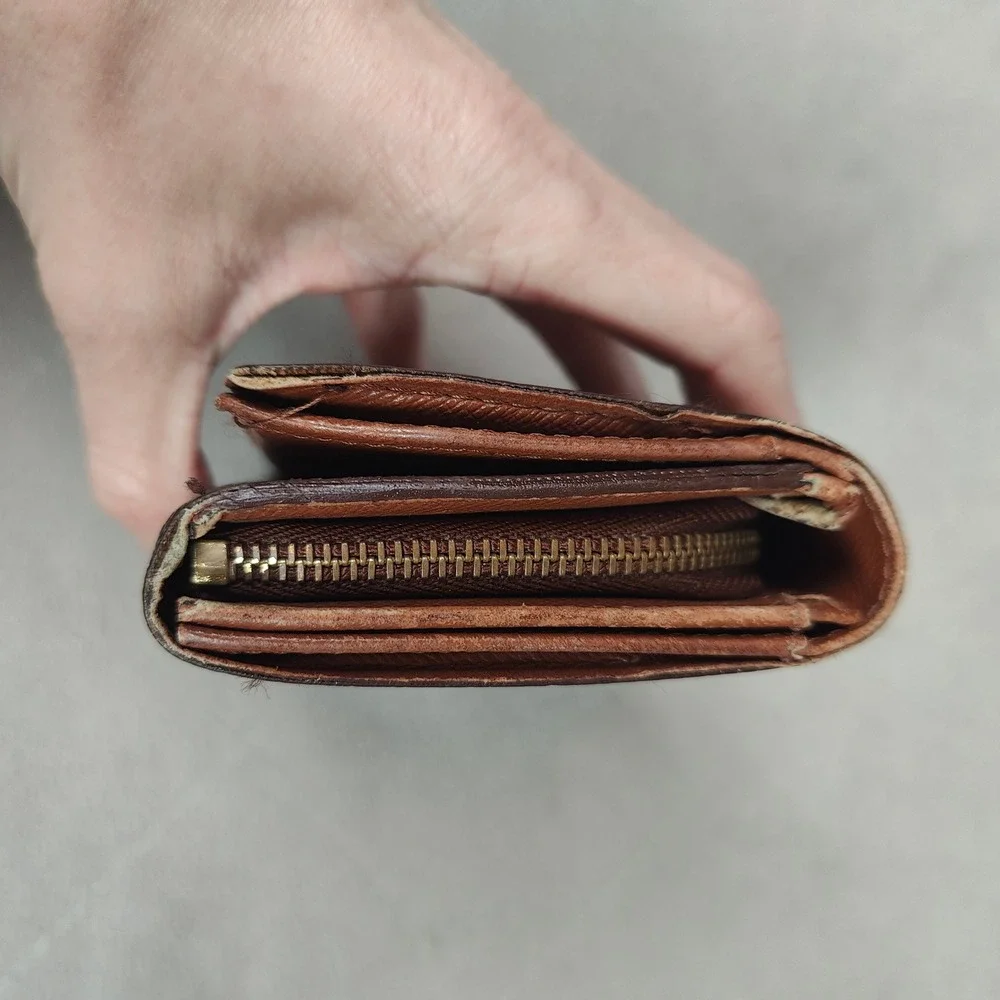 Louis Vuitton Monogram Tresor Wallet Brown Womens Bifold‎ Luxury Pre-owned FLAWS